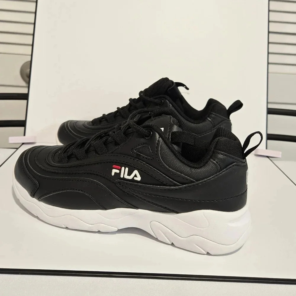 FILA Black Classic Sneakers – Stylish Comfort for Everyday Wear - Picture 6 of 11